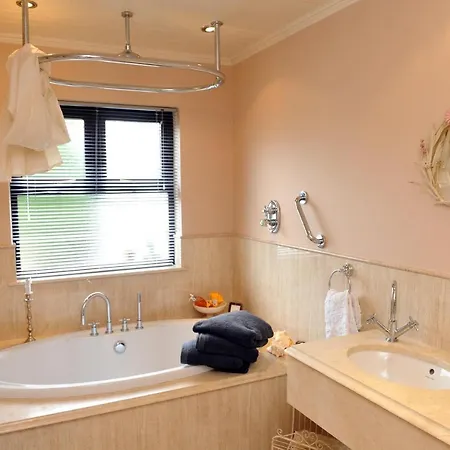 Ivy Steps From National Park * קיל איירן