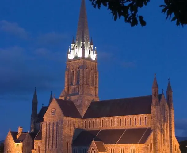 Ivy Steps From National Park * كيلارني