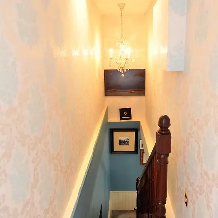 Σπίτι διακοπών Ivy Steps From National Park *