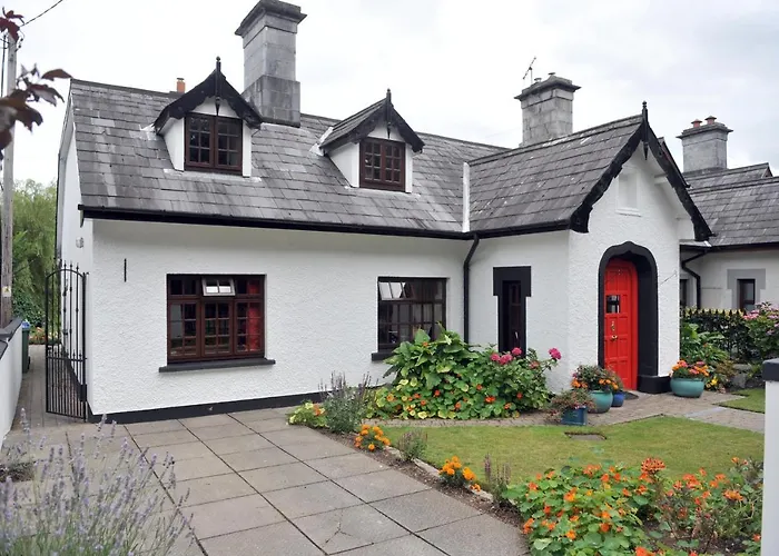 Ivy Steps From National Park Killarney