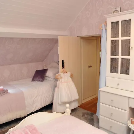 Ivy Steps From National Park